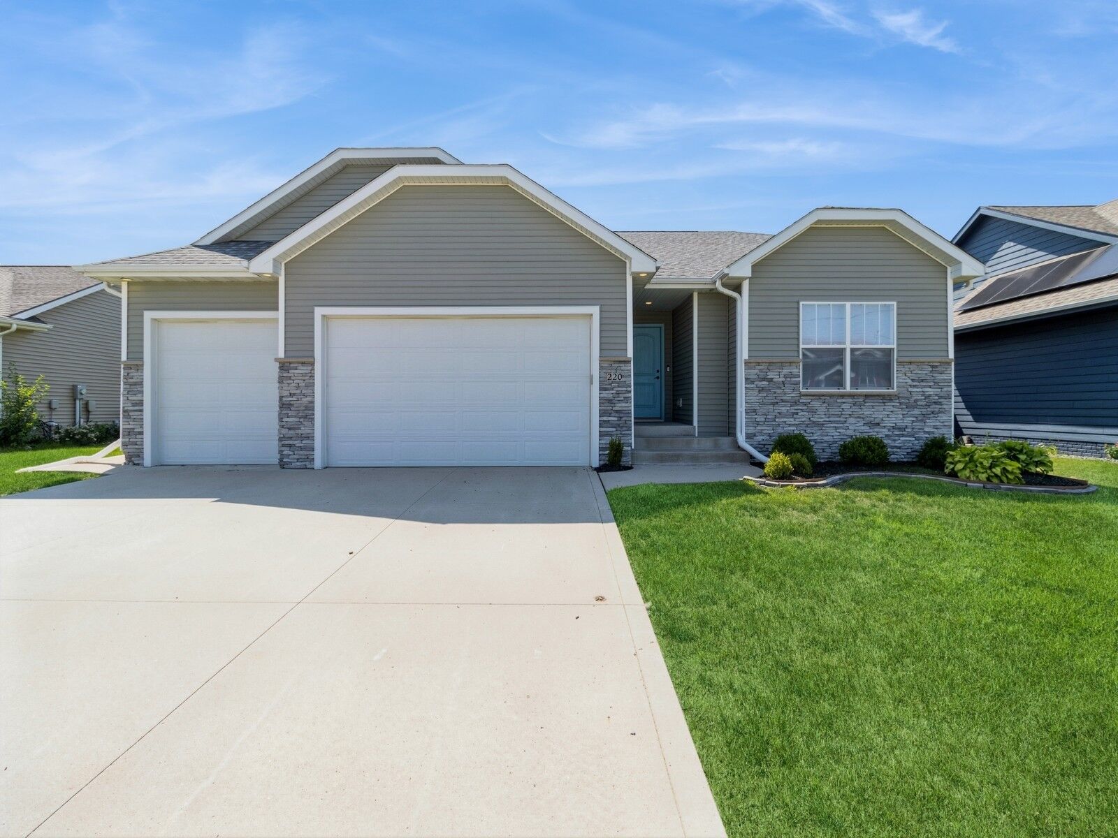 Property Photo: 220 NE Megan Avenue IA 50073