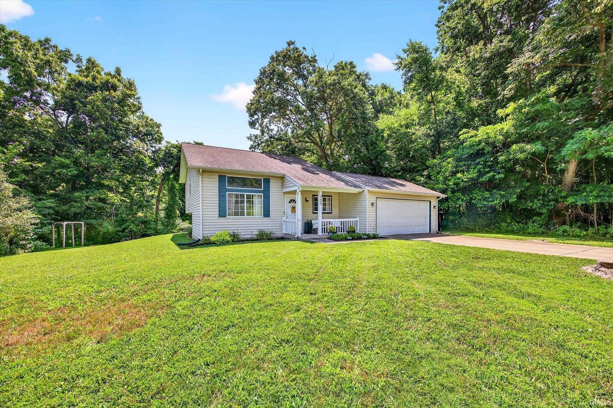 Property Photo: 705 N Hanover Glen IN 47429-1069