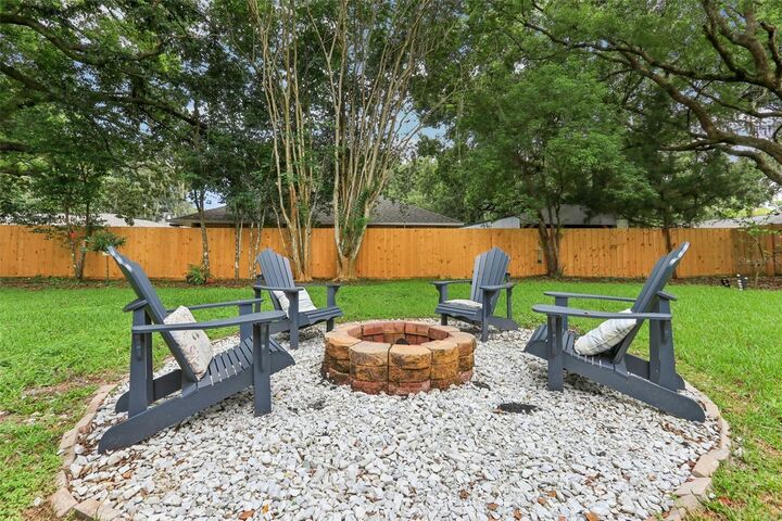 Property Photo: 8042 Ridge Way FL 32817