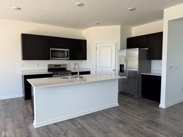 Property Photo: 935 Saddlebrook Farms Boulevard IN 46184