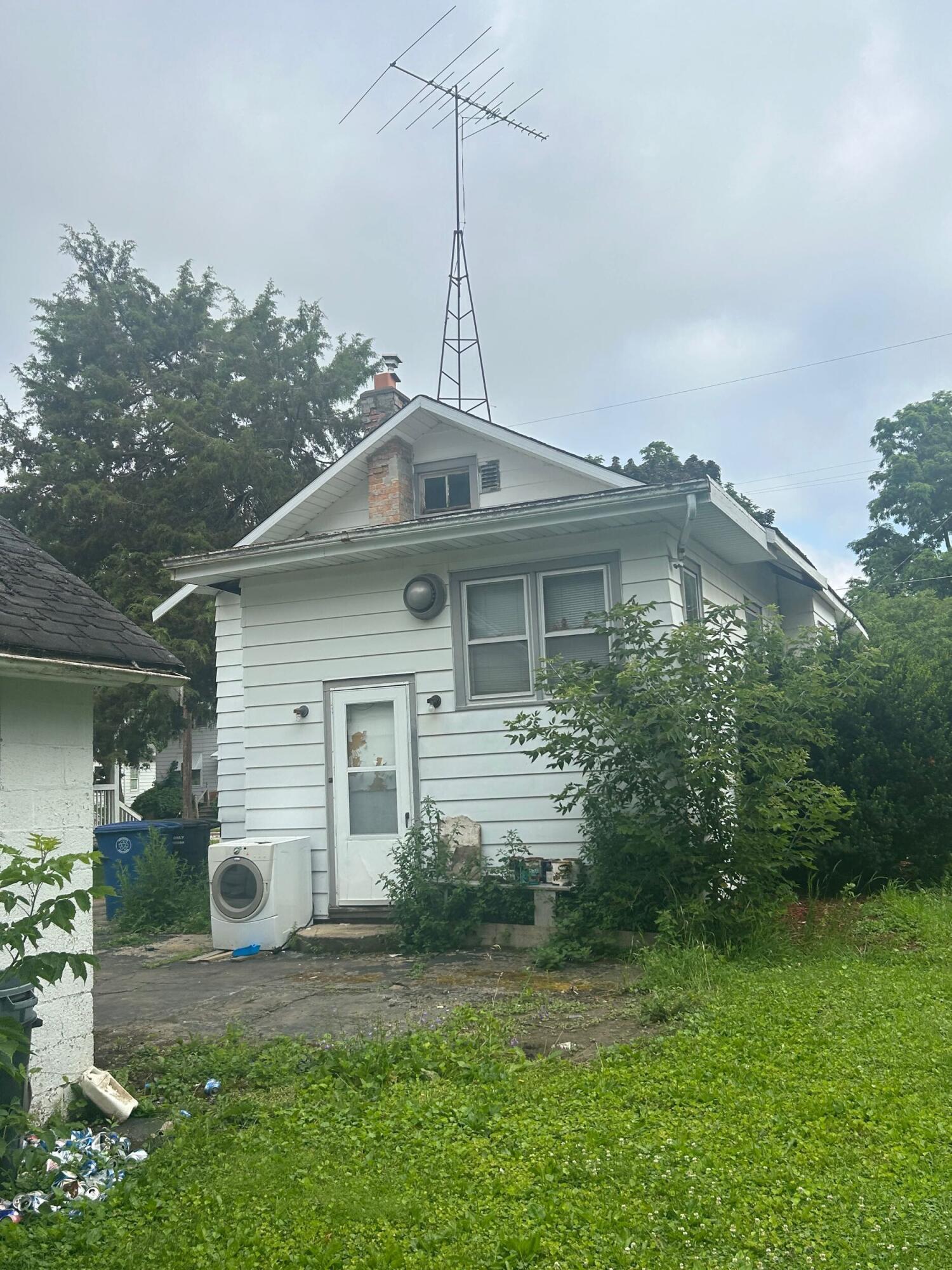Property Photo: 807 Prospect Ave WI 54901