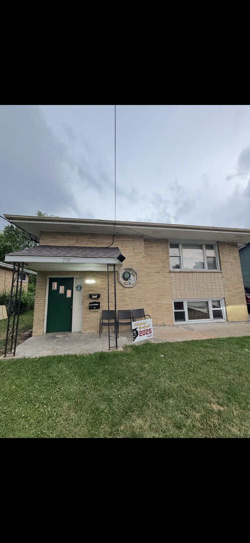 Property Photo:  238 Trask Street 1  IL 60505 