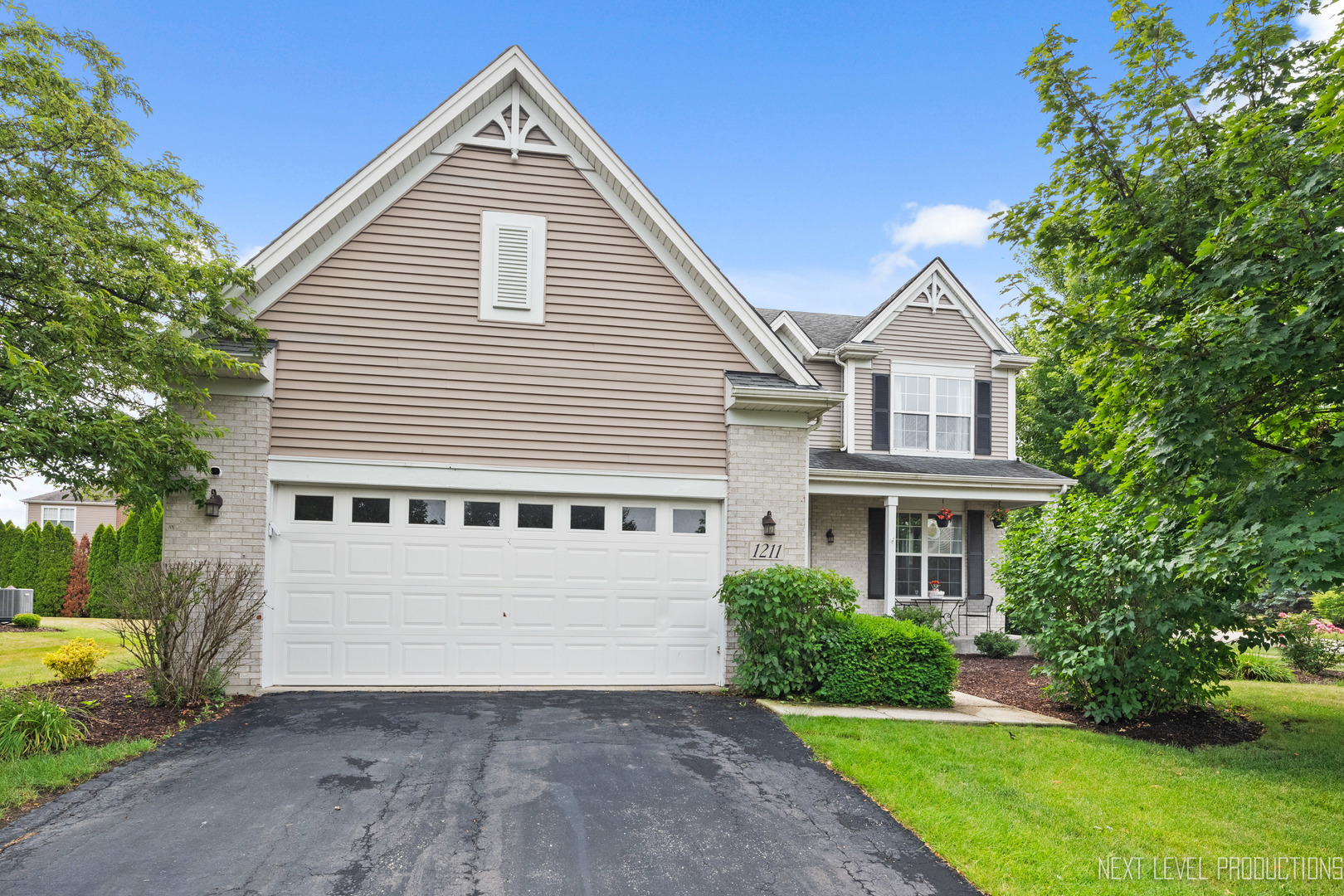 Property Photo: 1211 Hall Street IL 60554