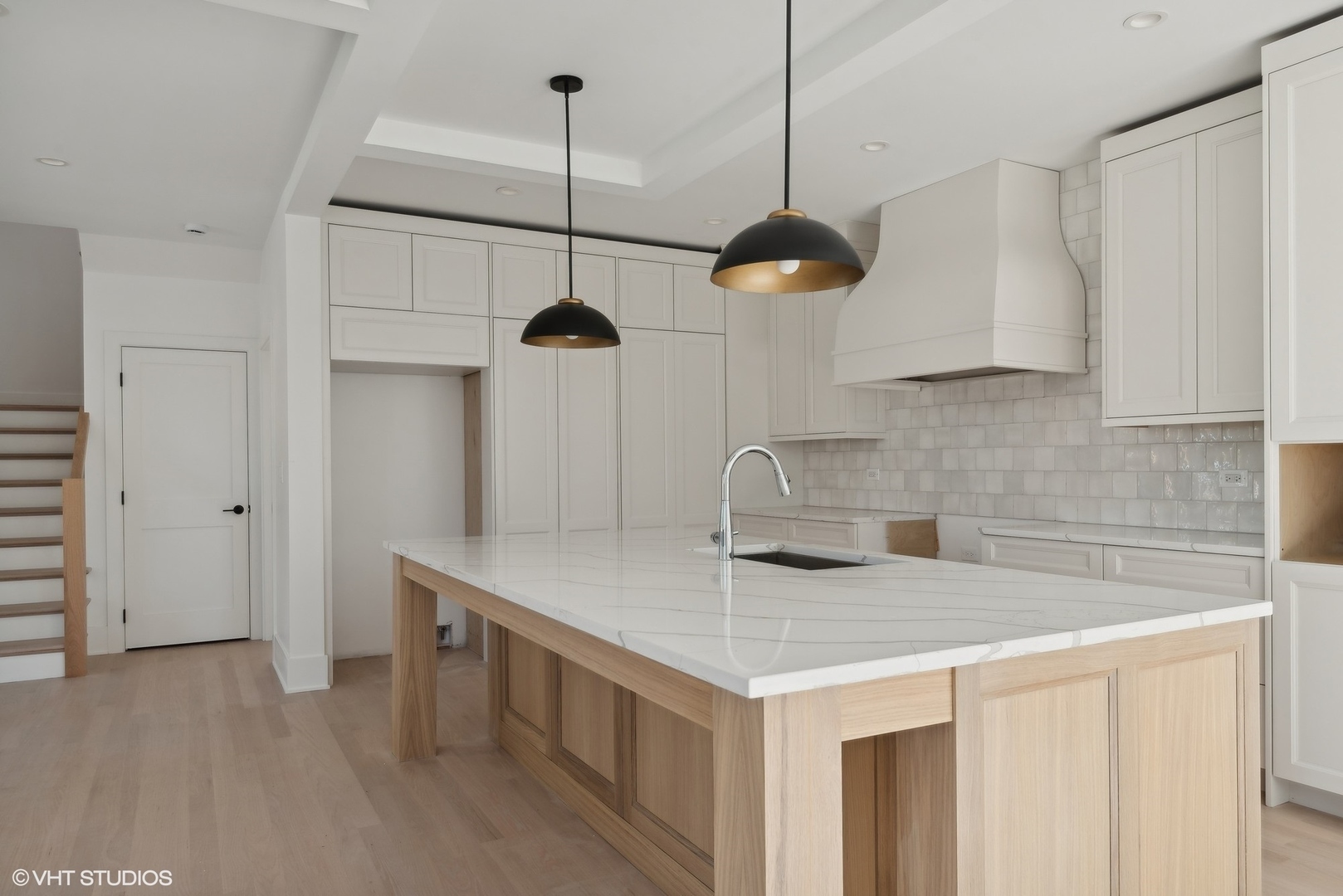 Property Photo:  819 S Highland Avenue  IL 60005 