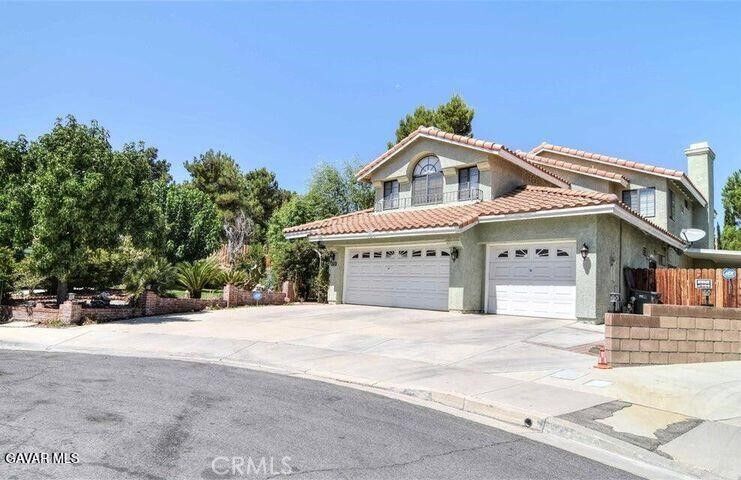 Property Photo: 373 Rainbow Terr CA 93551
