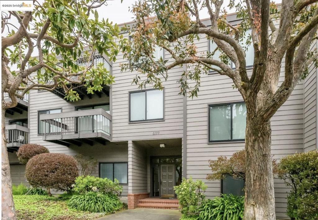 5177 Diamond Heights Blvd Apt 114  San Francisco CA 94131 photo