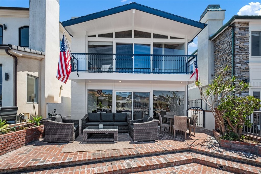 Property Photo: 3810 Channel Place CA 92663