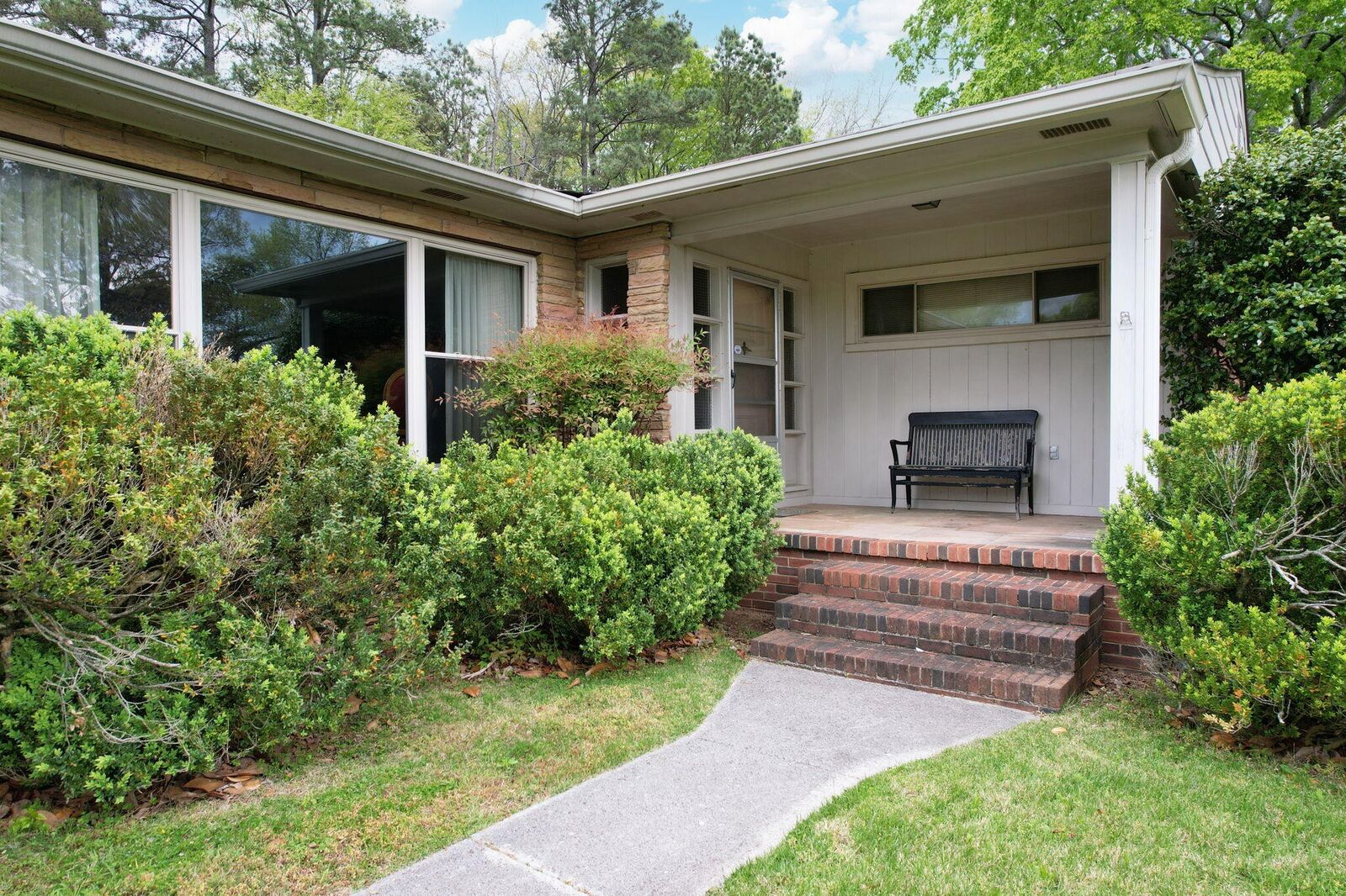 Property Photo: 208 Country Club Drive SW TN 37311