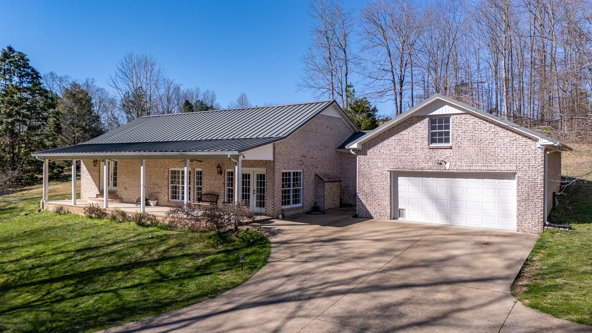 Property Photo: 15 Clifton Rd TN 38464