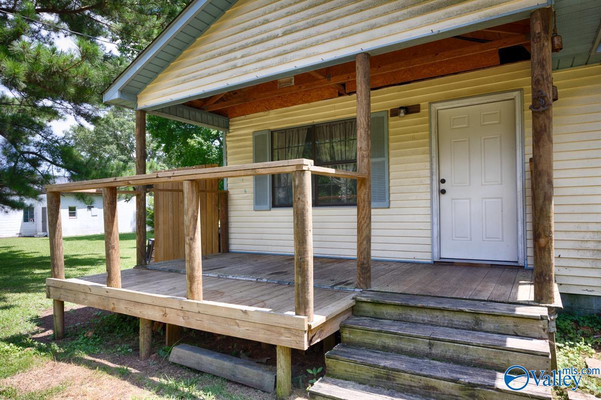 Property Photo: 462 Section Line Road AL 35748