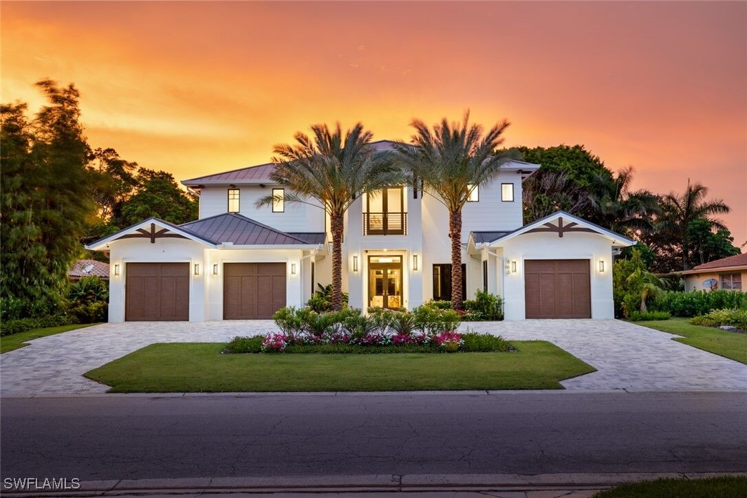 Property Photo:  565 Whispering Pine Lane  FL 34103