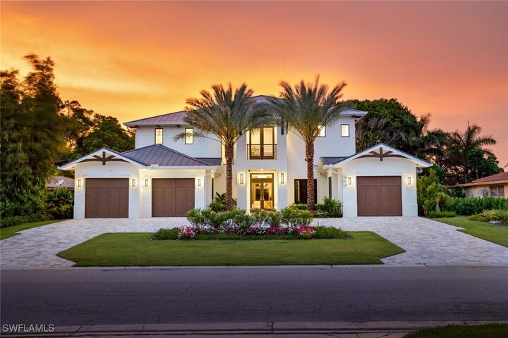 565 Whispering Pine Lane  Naples FL 34103 photo
