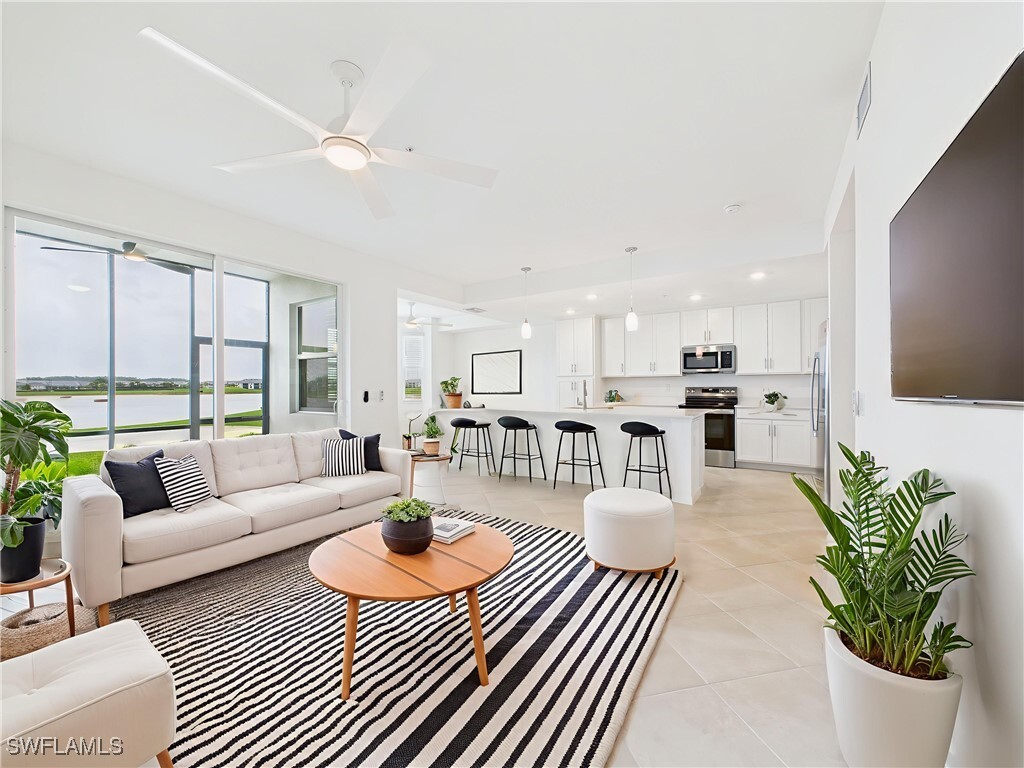 Property Photo: 5555 Double Eagle Circle 3913 FL 34142