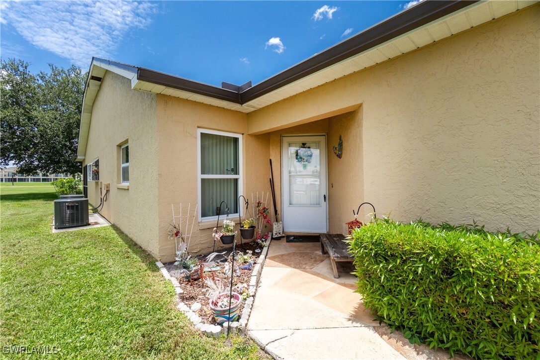 Property Photo: 1203 Saxony Circle D FL 33983