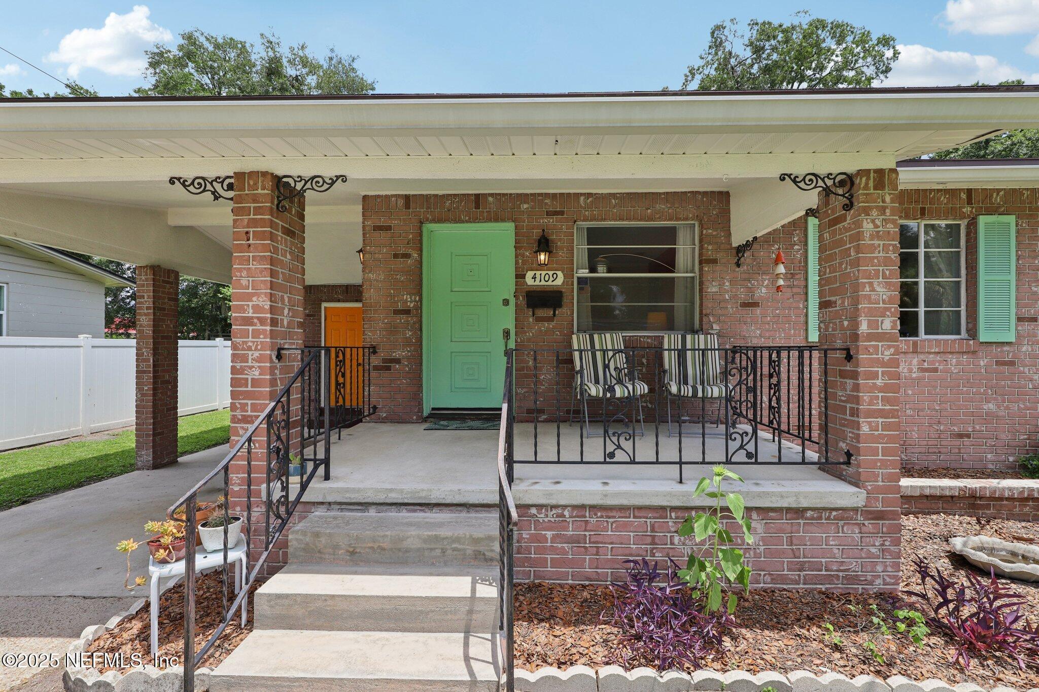 Property Photo: 4109 Sudbury Avenue FL 32210