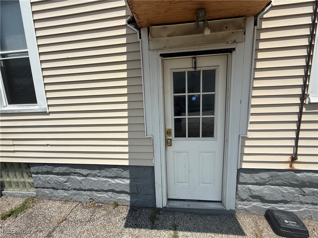 Property Photo: 1355 Addison Road 3 OH 44103