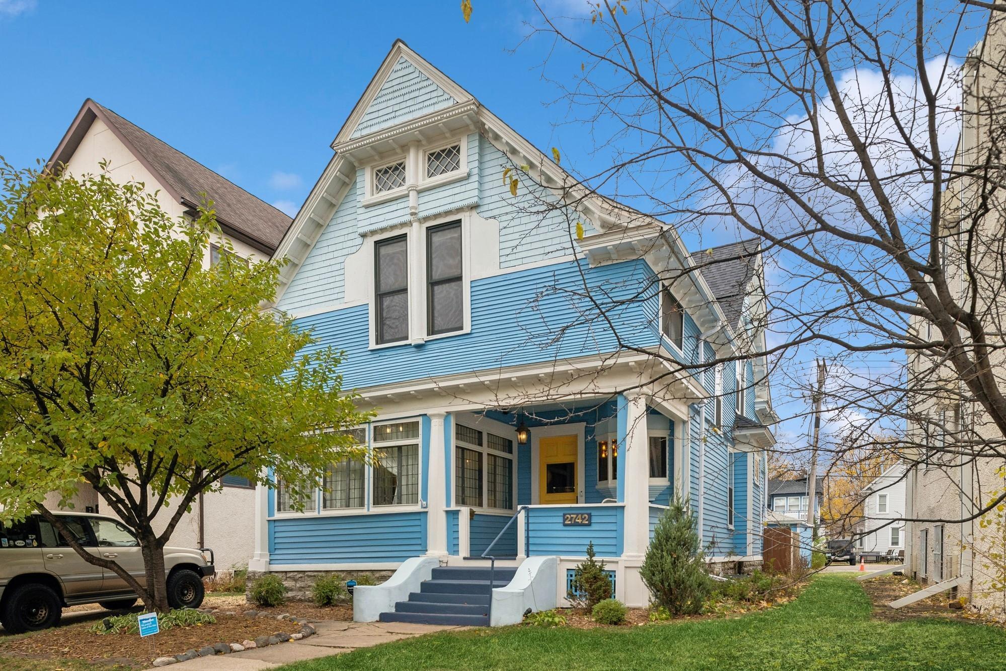 Property Photo:  2742 Dupont Avenue S  MN 55408 