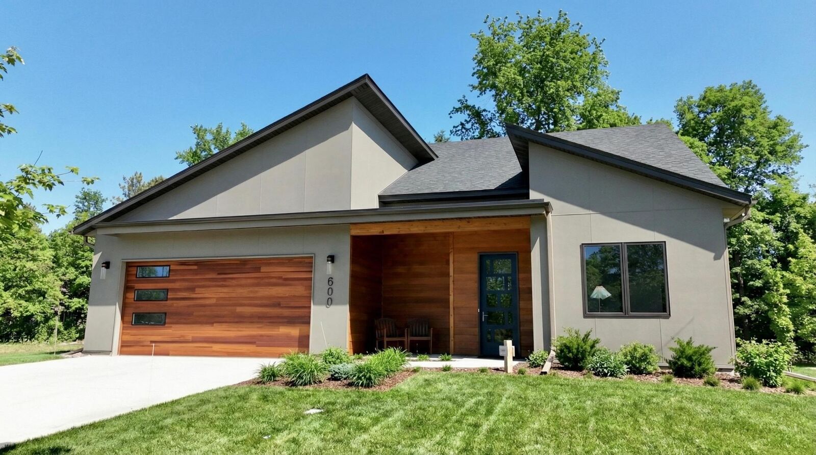 Property Photo:  600 Kraewood Drive  MN 55057 