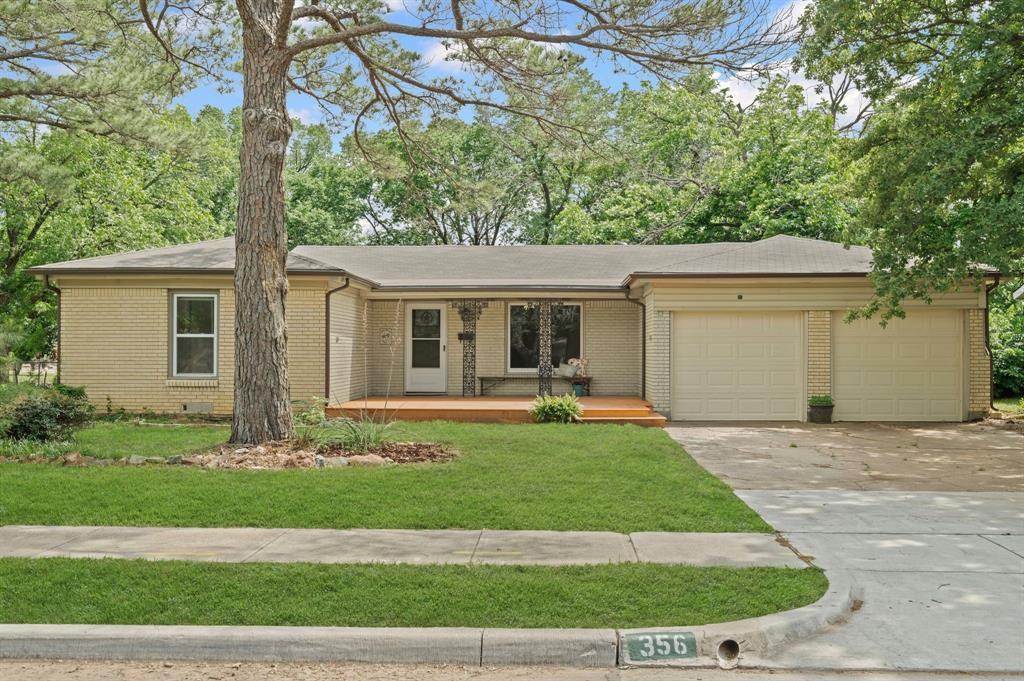 Property Photo: 356 Bedford Court E TX 76022