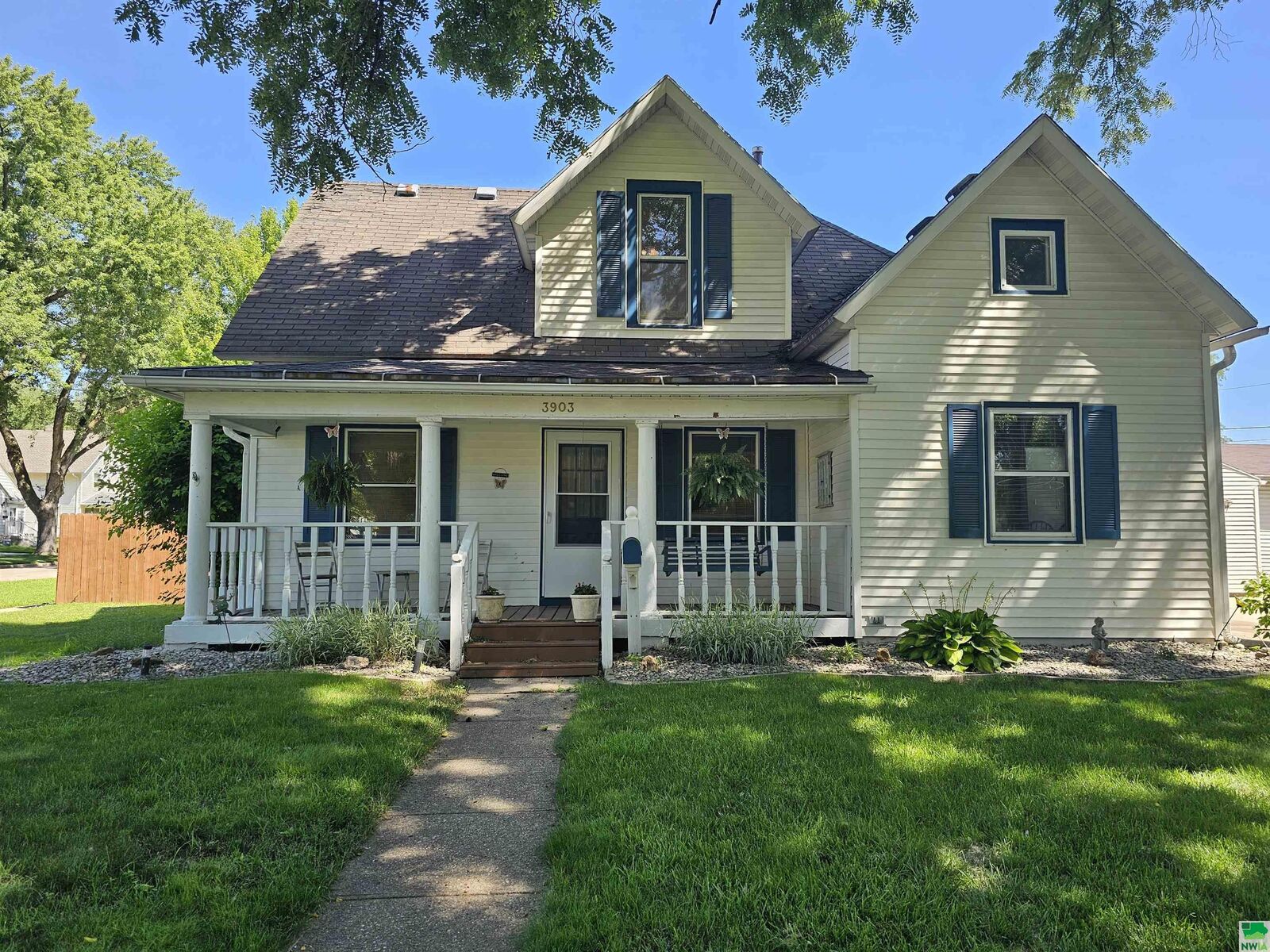 Property Photo: 3903 43rd IA 51108