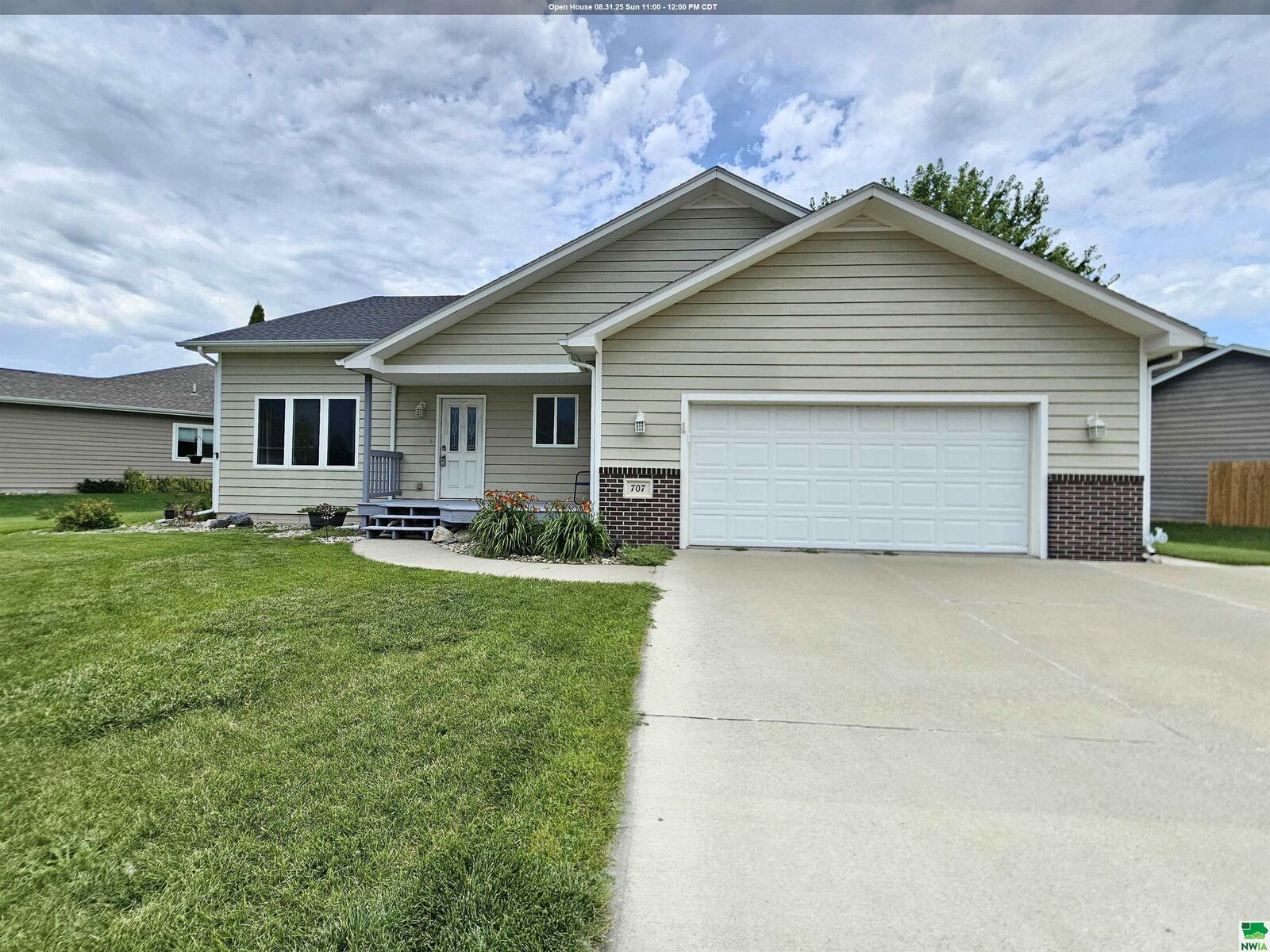 Property Photo: 707 Prairie Blvd SD 57049