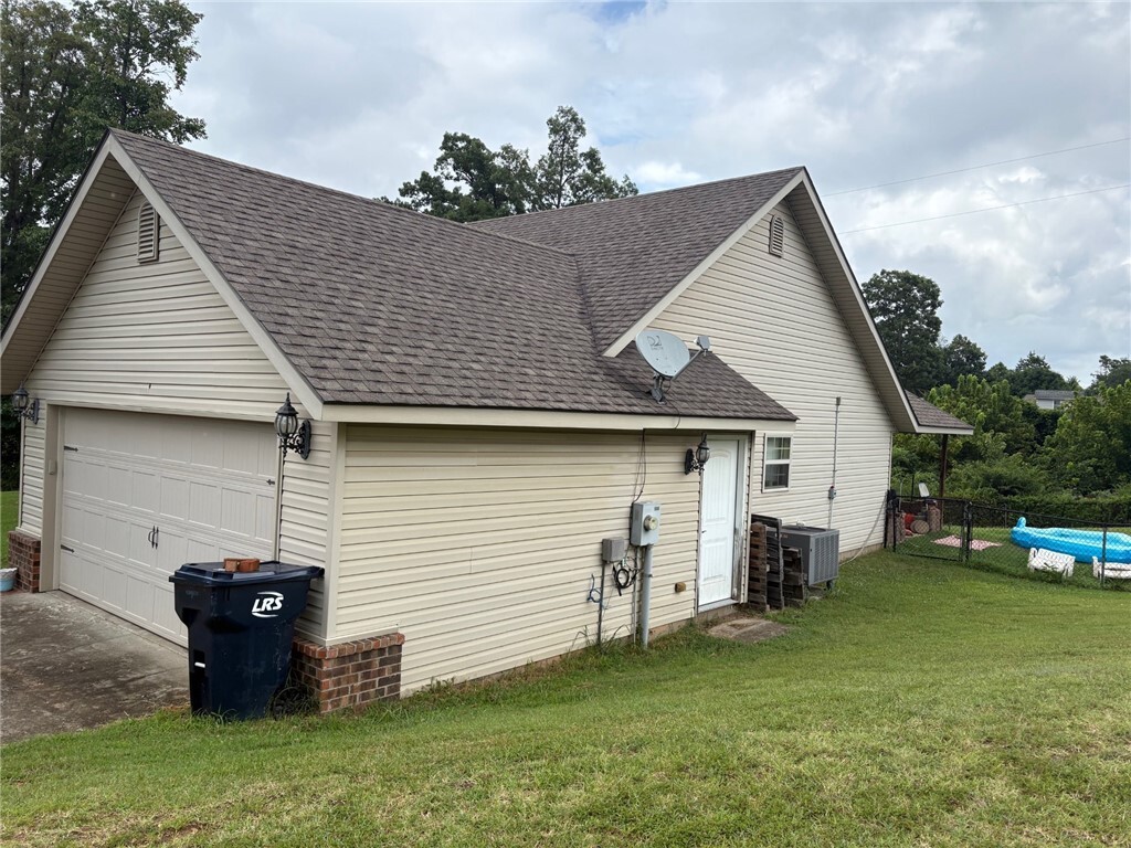 Property Photo: 10484 Kays Lane AR 72756