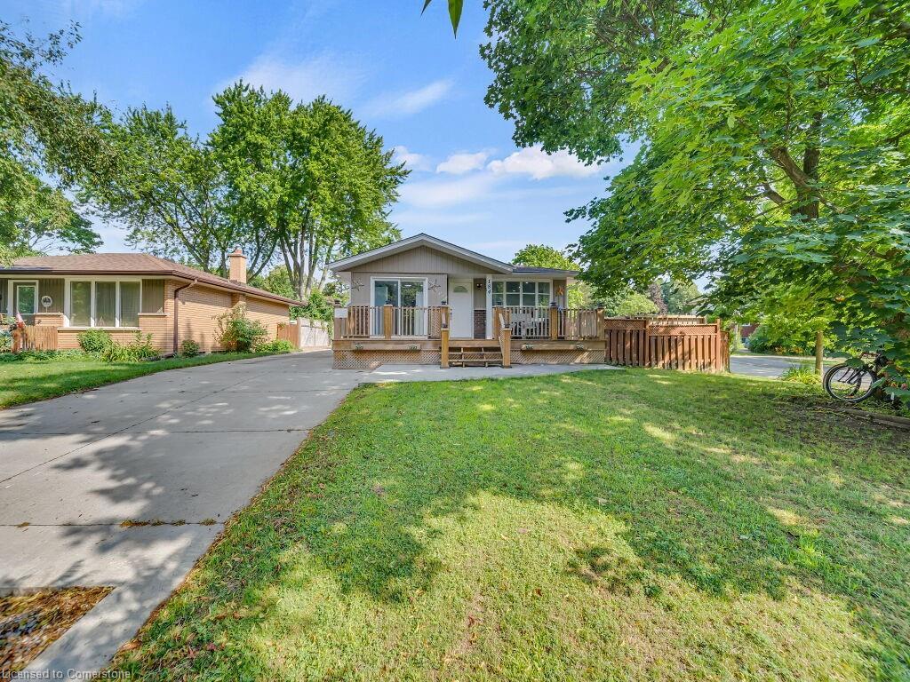 Photo de la propriété: 184 Cedarvale Crescent ON N2L 4T2