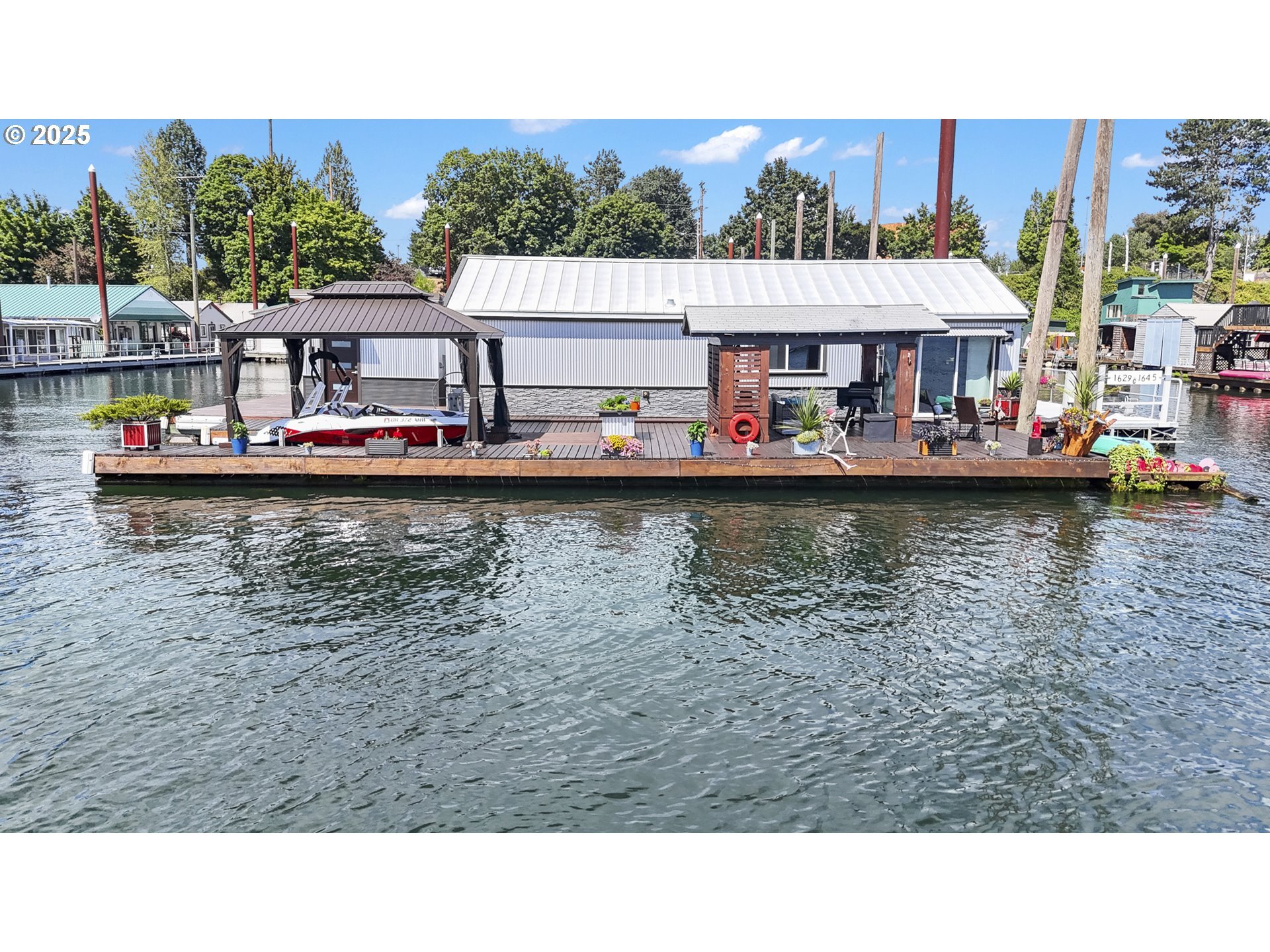 1645 N Jantzen Ave  Portland OR 97217 photo