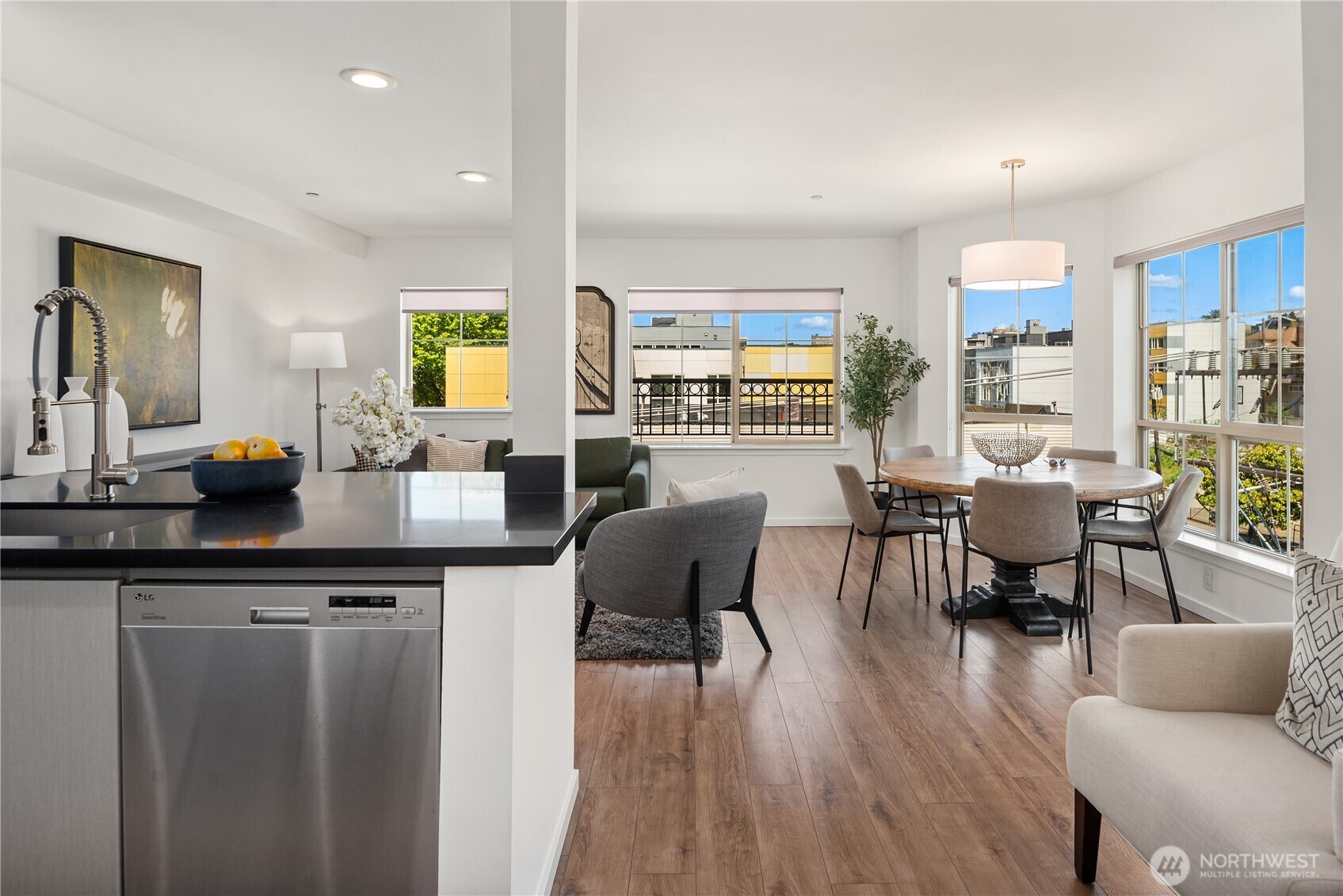 Property Photo:  1125 E Olive Street 501  WA 98122 