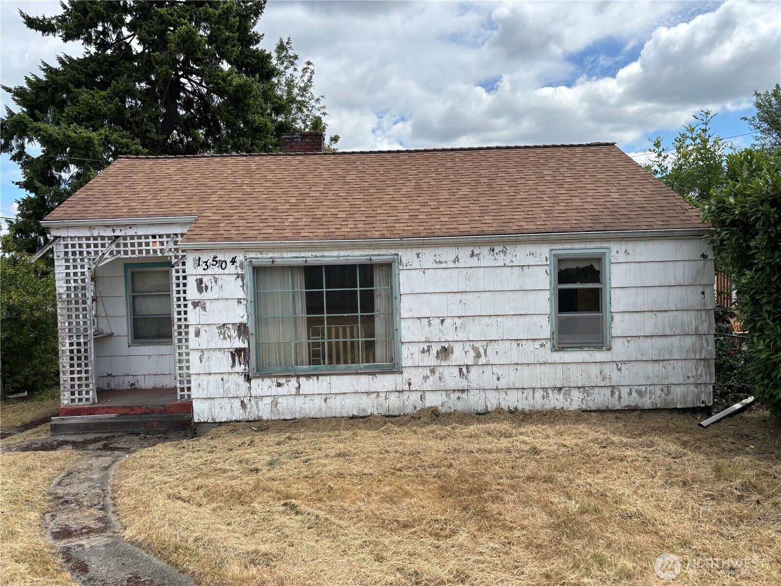 Property Photo: 13504 35th Avenue S WA 98168