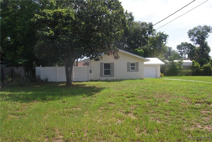 Property Photo: 1200 Claymore Street FL 34450