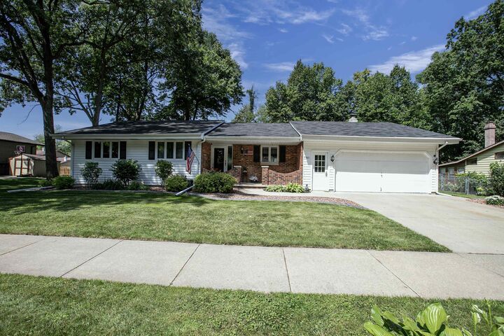 2901 S Carpenter Street  Appleton WI 54913 photo