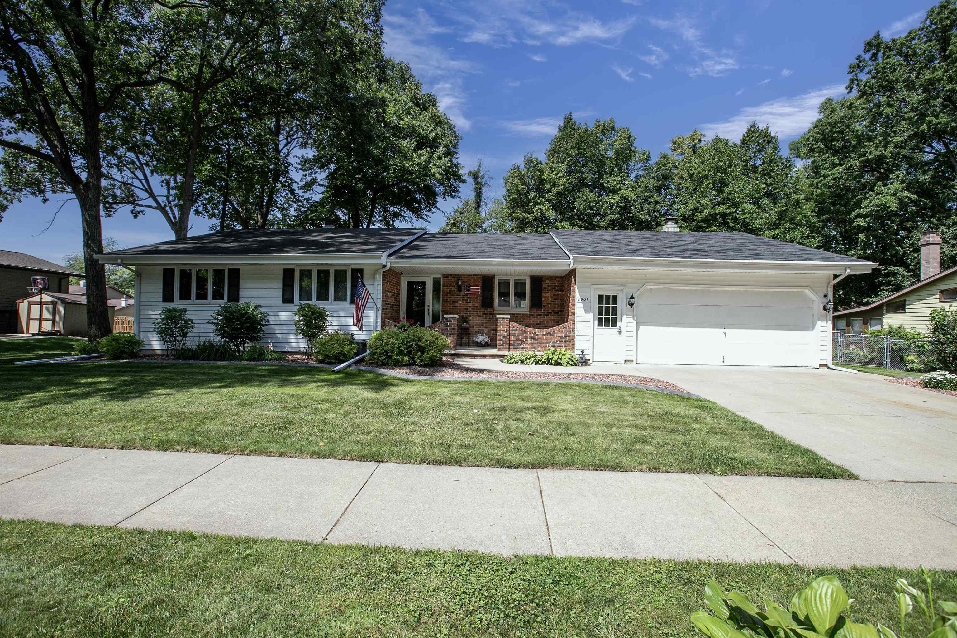 Property Photo: 2901 S Carpenter Street WI 54913