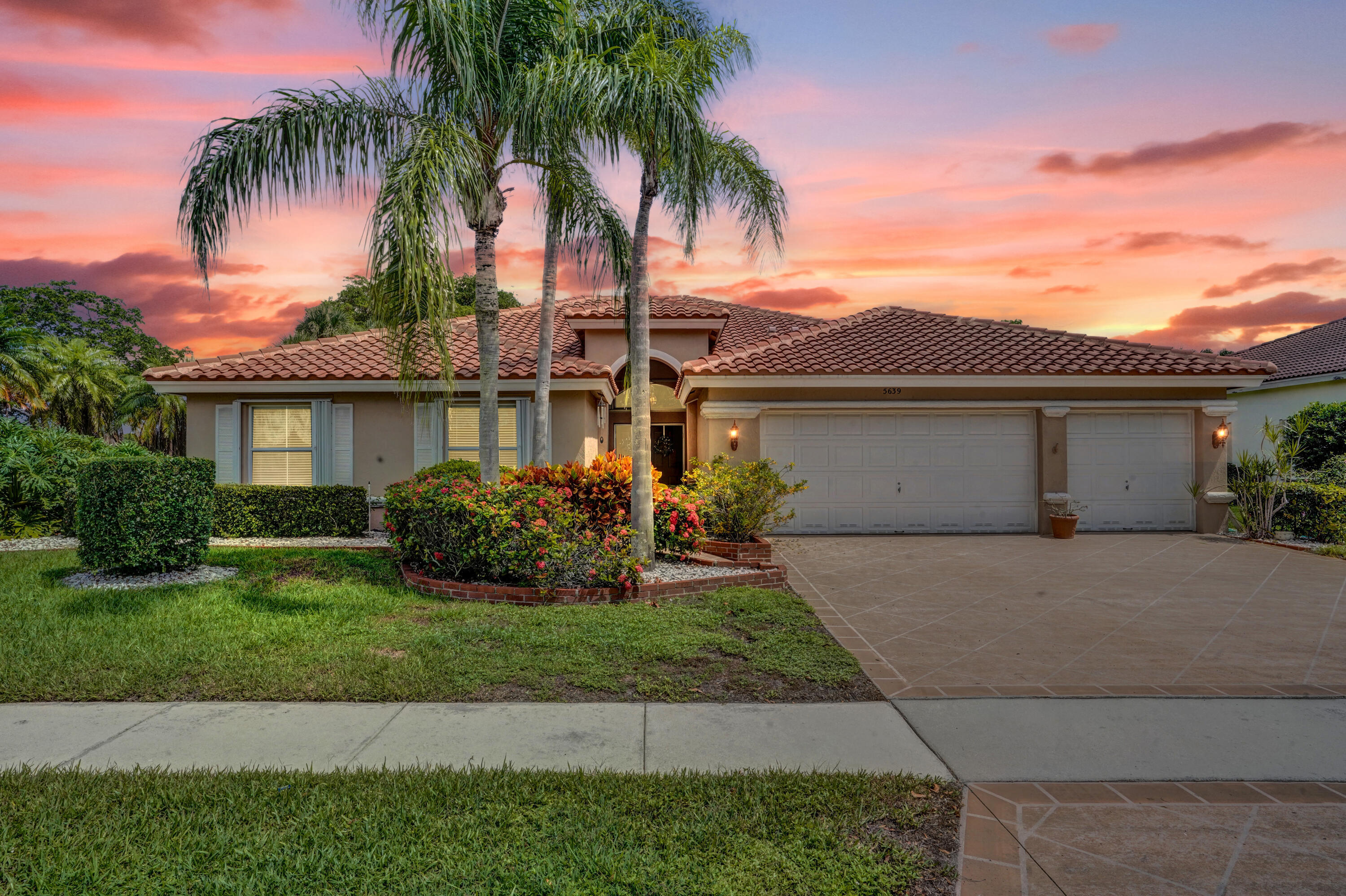 Property Photo: 5639 Bermuda Dunes Circle FL 33463