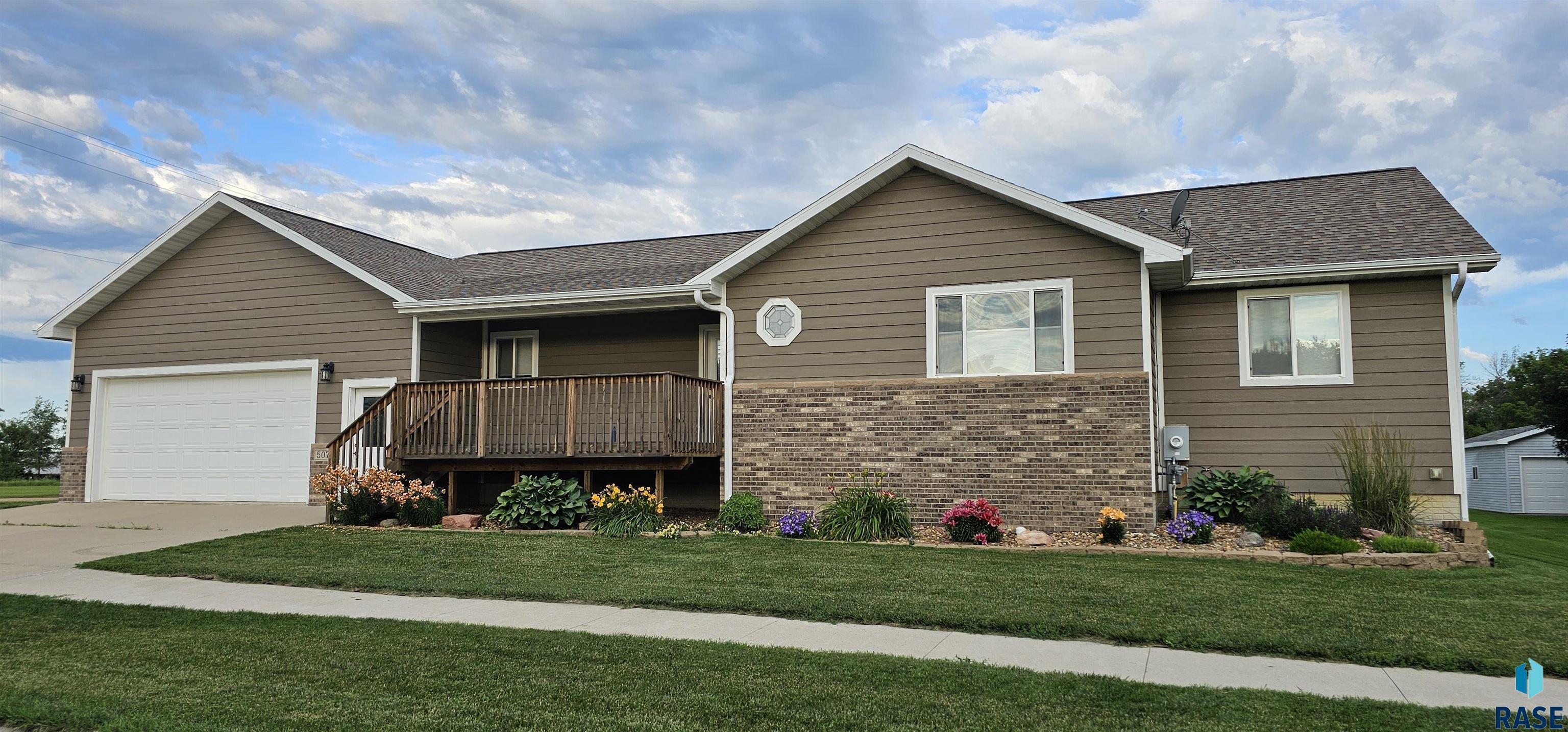 Property Photo: 507 Nebraska St SD 57014