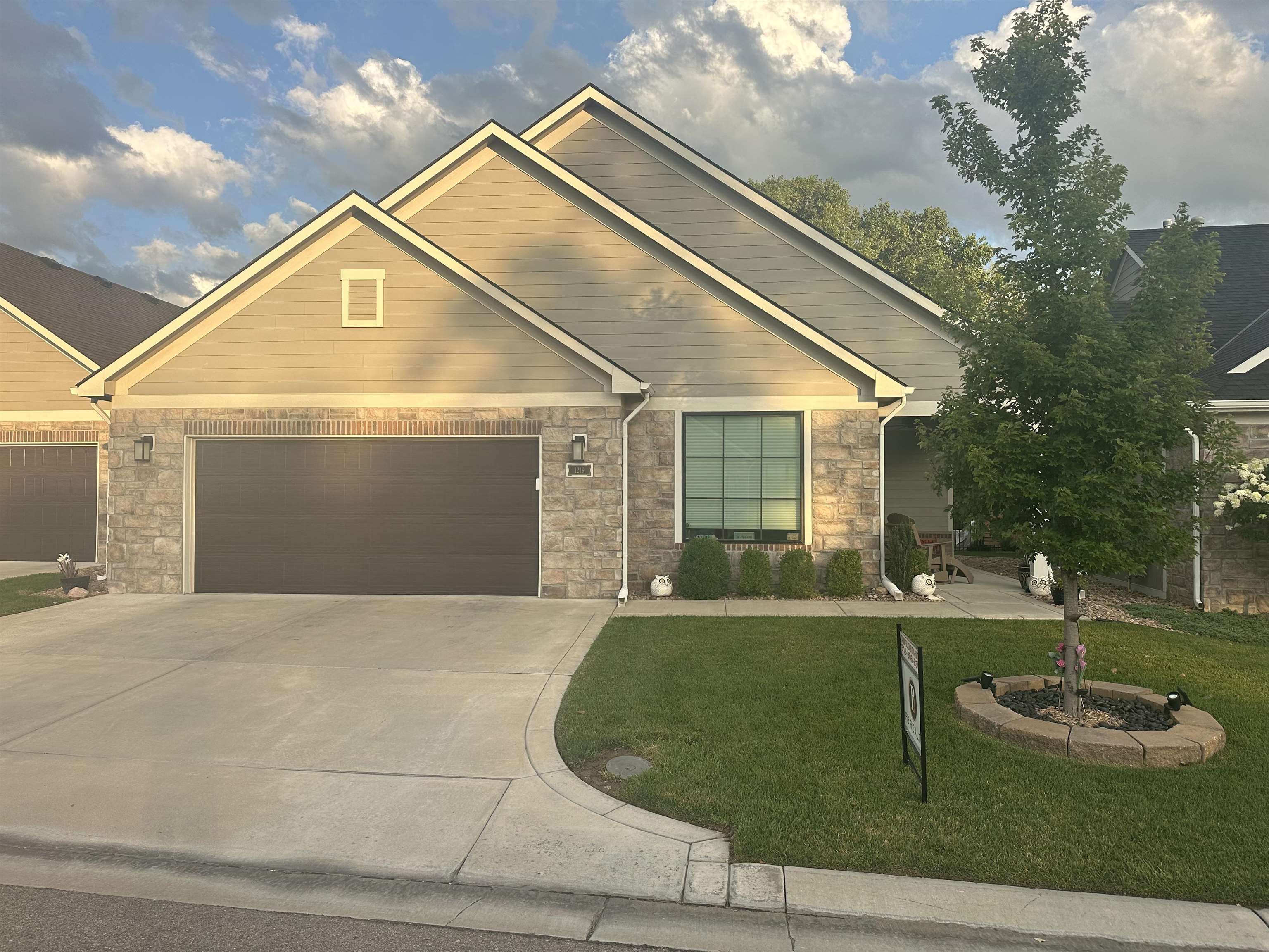 1219 S Forestview St  Wichita KS 67235 photo