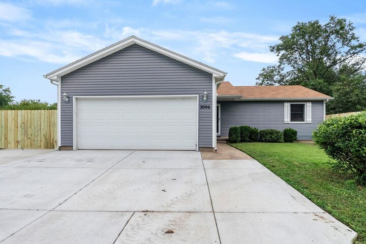 Property Photo: 2006 N Sunridge St KS 67235