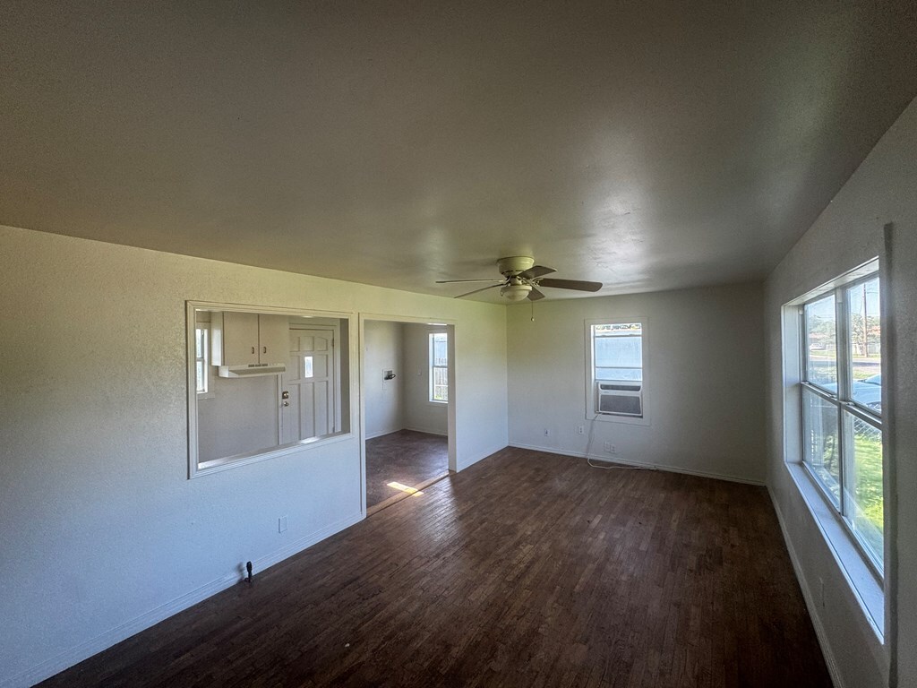 Property Photo:  1513 Woodruff St  TX 76905 