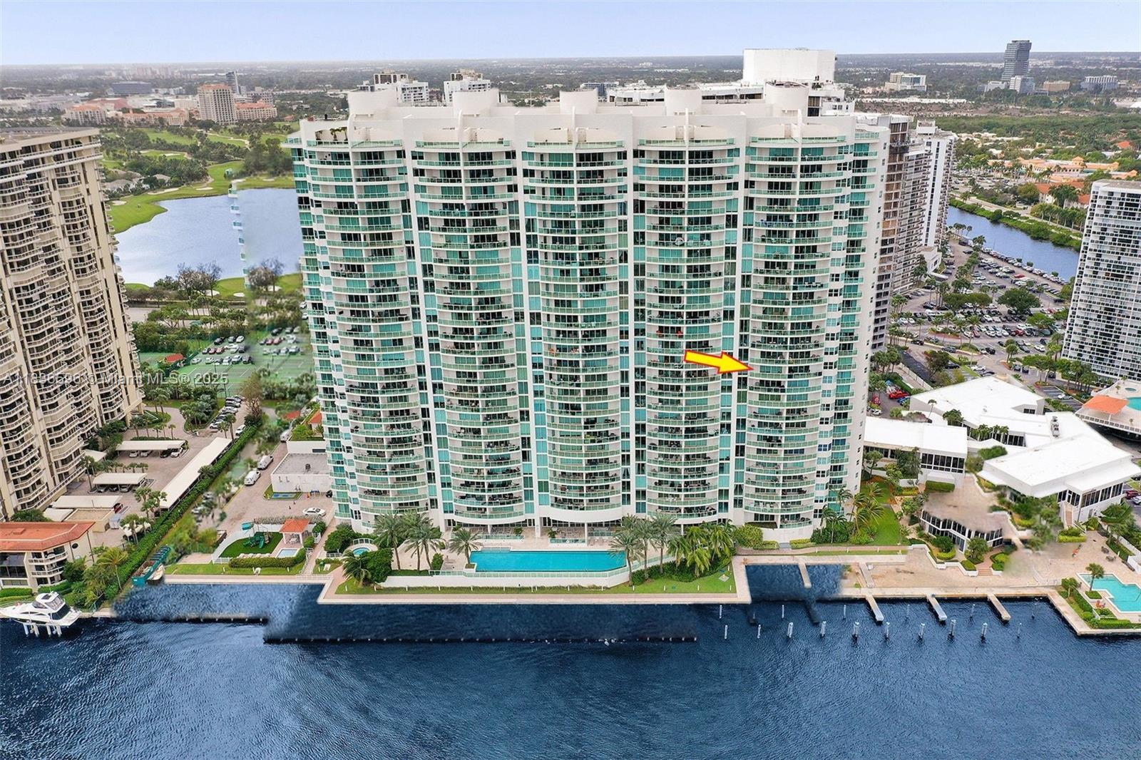 Property Photo:  20201 E Country Club Dr 1202  FL 33180 