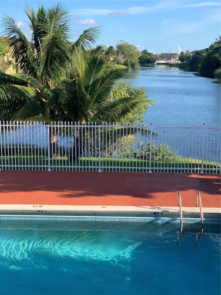 Property Photo: 15481 SW 81st Cir Ln 712 FL 33193