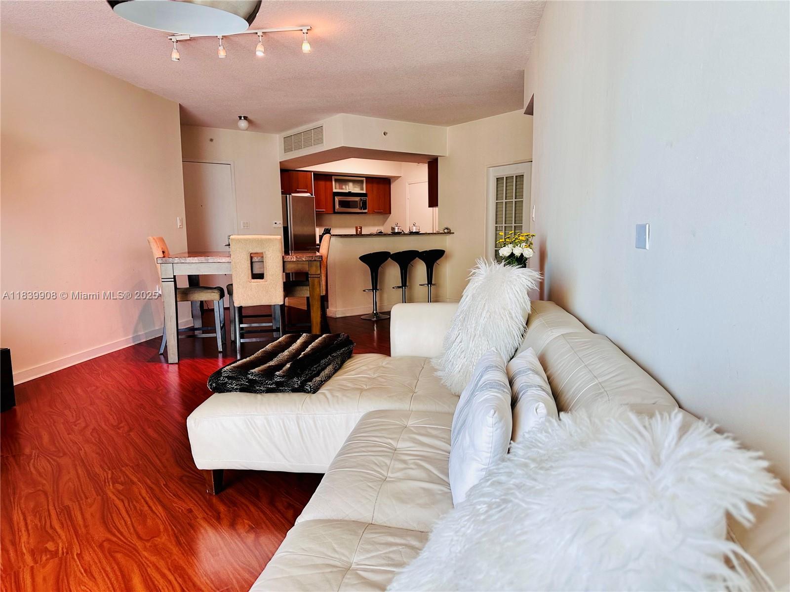 Property Photo: 9066 SW 73rd Ct 1409 FL 33156