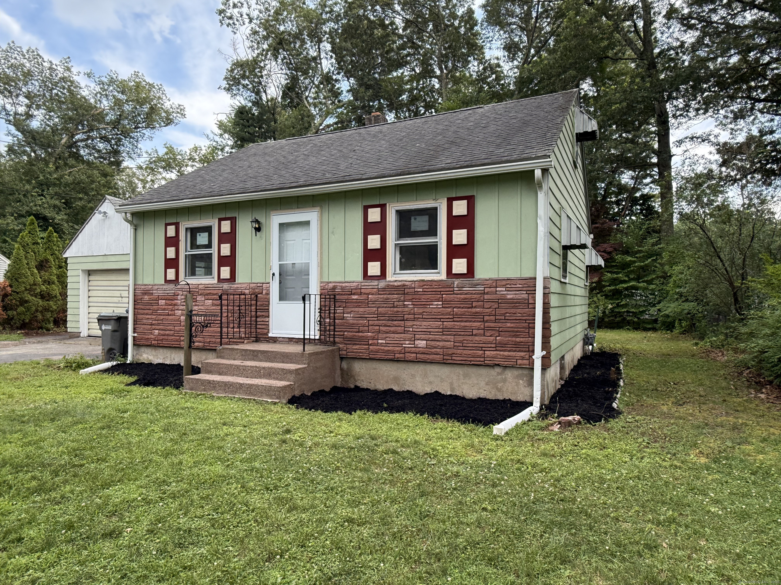Property Photo:  76 Devon Drive  CT 06040 