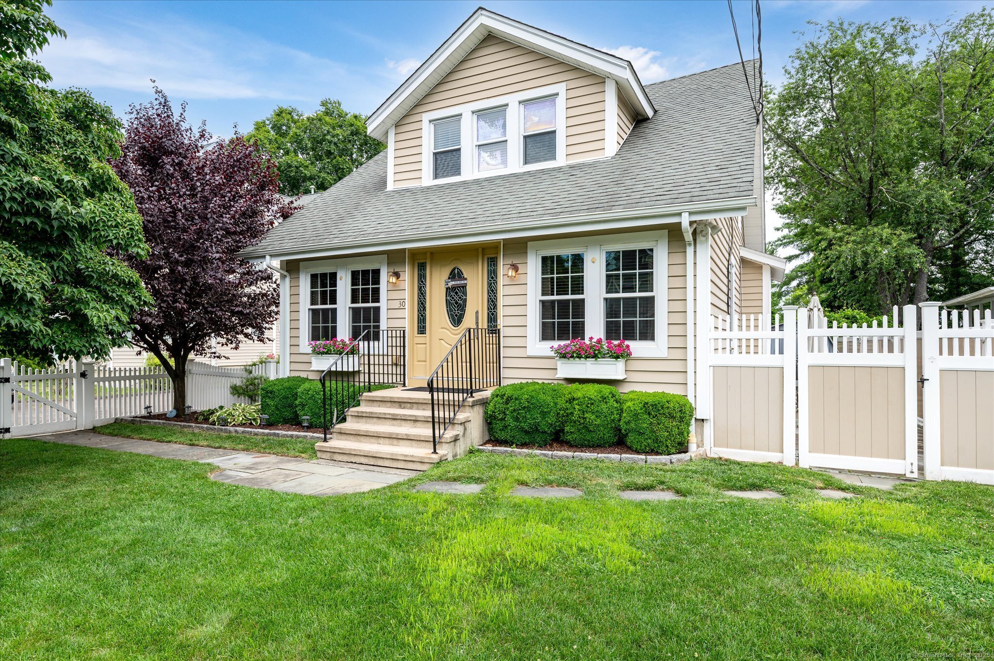 30 Douglas Avenue 1  Stamford CT 06906 photo