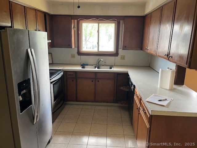 Property Photo:  56 Gravel Street  CT 06450 