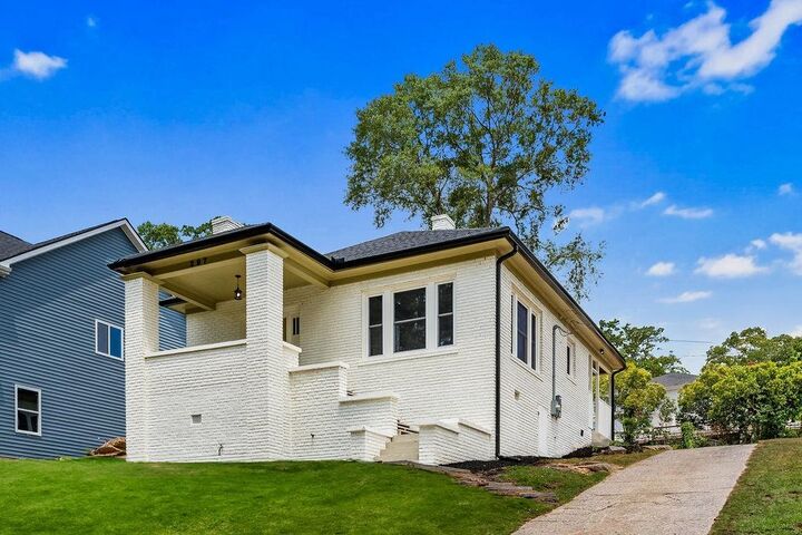 Property Photo: 297 S High Point Road SC 29301