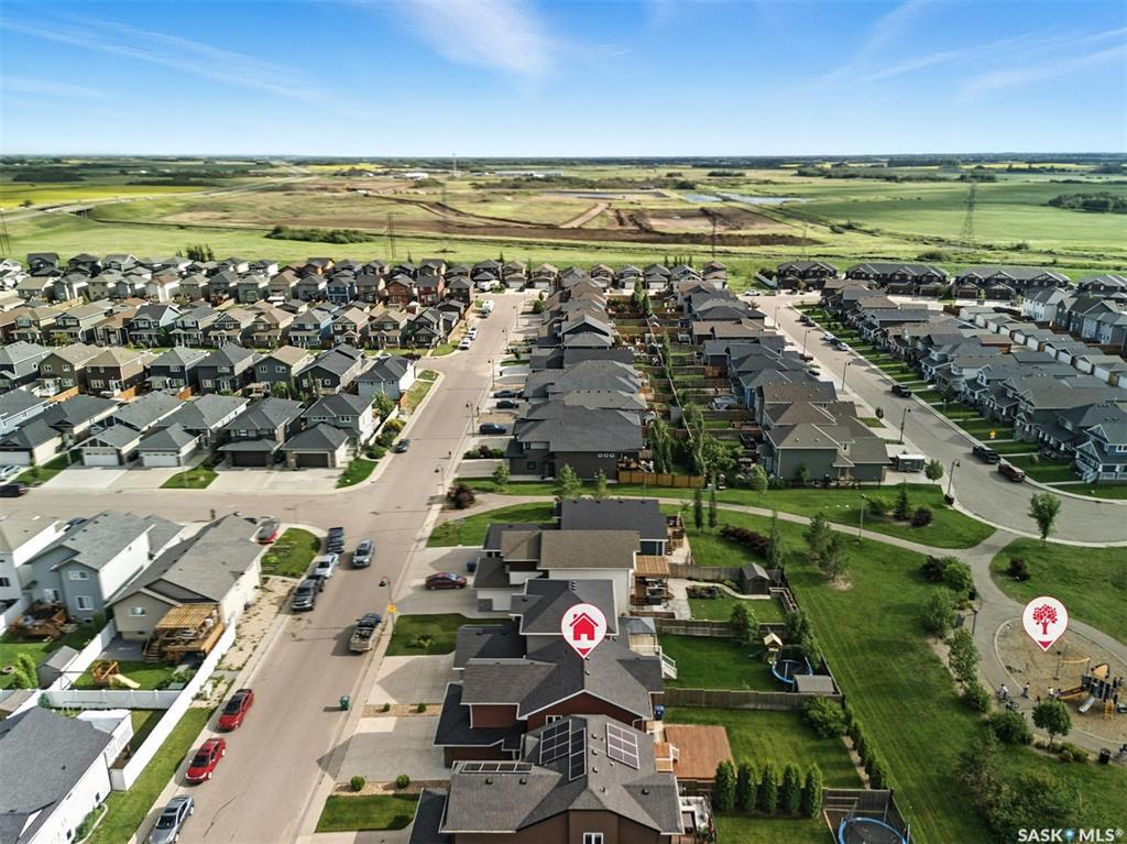 Property Photo: 410 Kolynchuk Crescent SK S7T 0W4