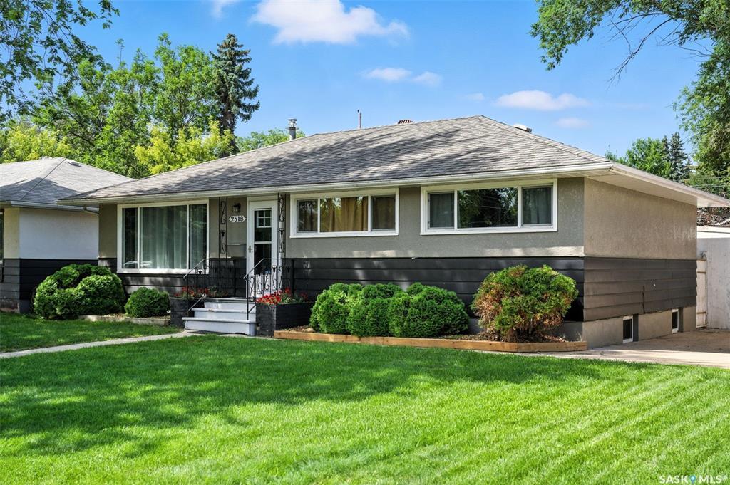 Property Photo: 2518 William Avenue SK S7J 1B3