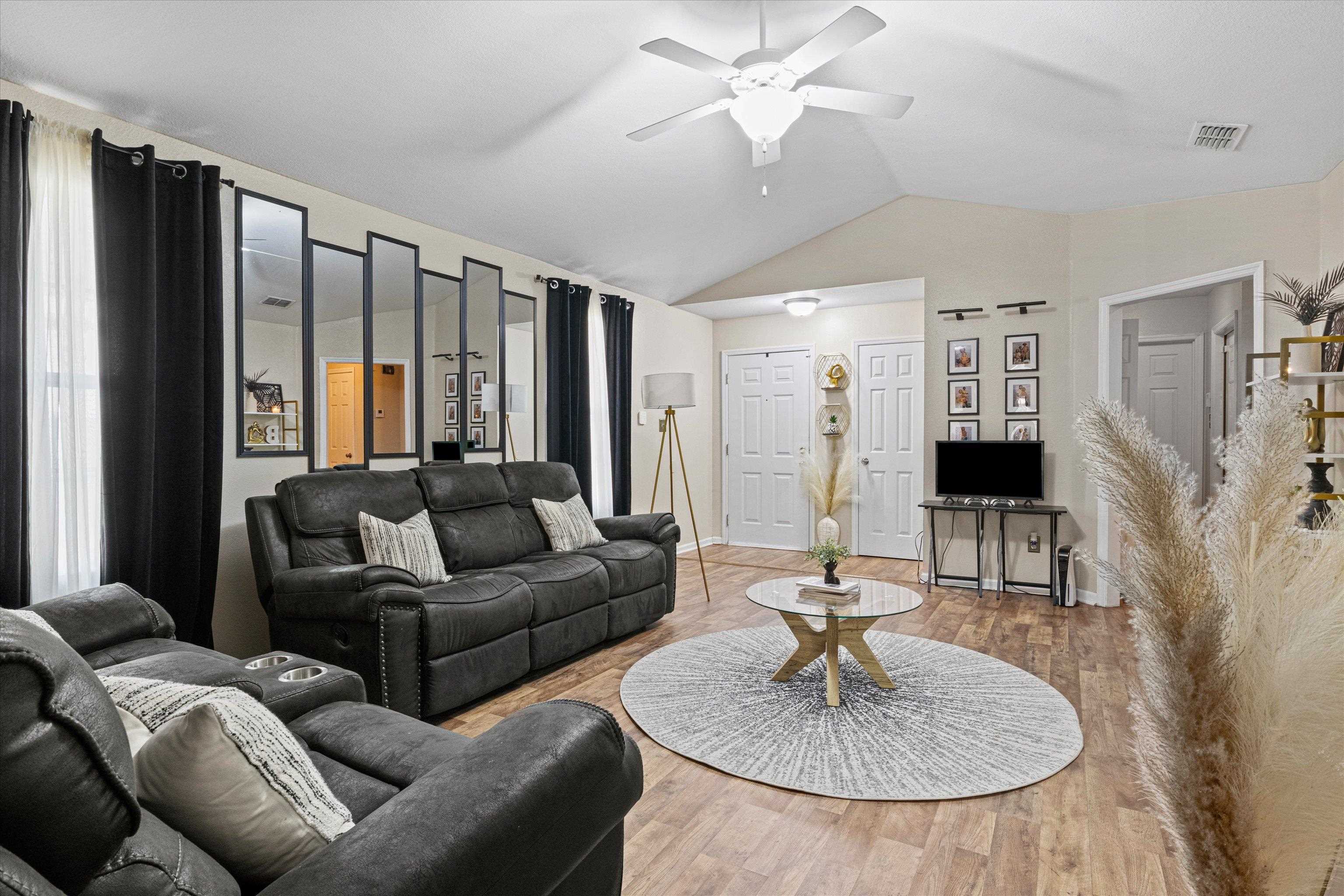 Property Photo: 334 Wilson Green Boulevard FL 32305-1442