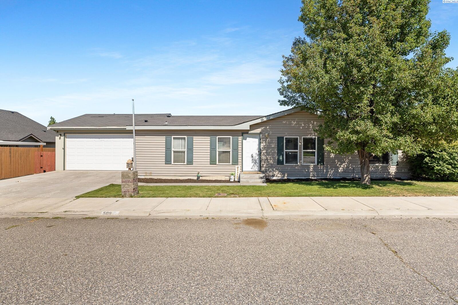 Property Photo: 509 S Yolo St WA 99336