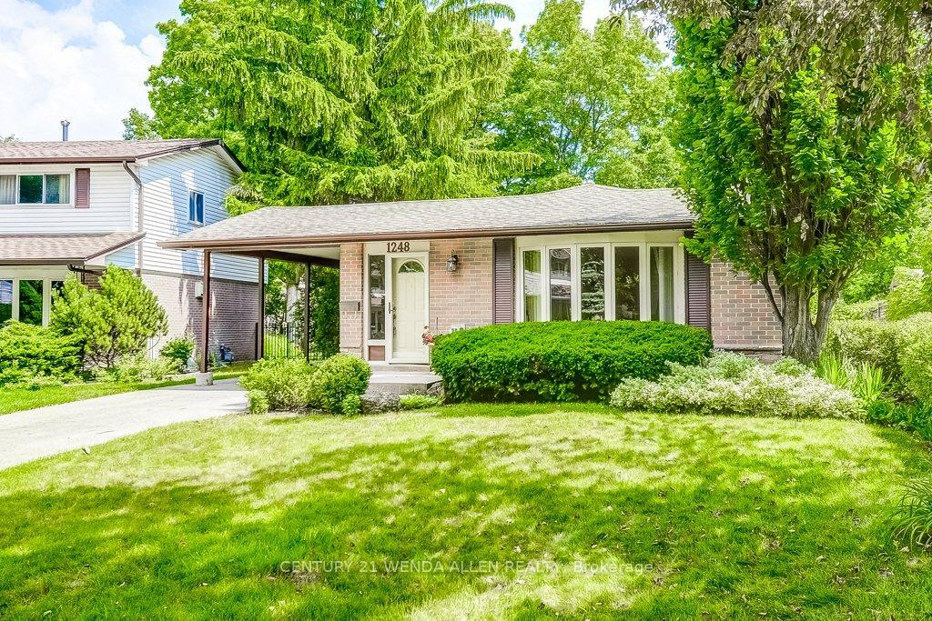 Property Photo:  1248 Sycamore Drive  ON L7M 1G9 
